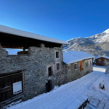 Charmante Maison De Village Renovee 4 Pieces, 3 Niveaux, 80m², 6 Pers, A St Marcel, Proche Pistes Ski. - Fr-1-452-381 Holiday home