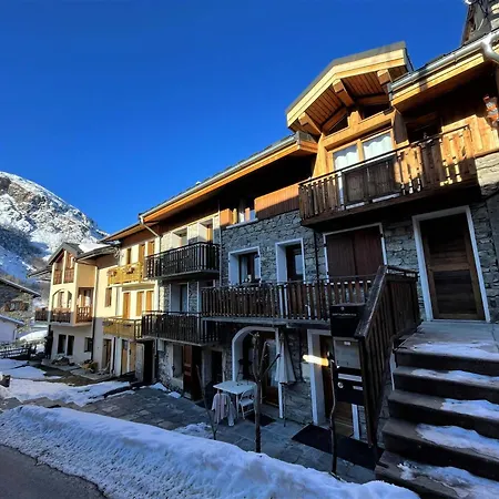 Charmante Maison De Village Renovee 4 Pieces, 3 Niveaux, 80m², 6 Pers, A St Marcel, Proche Pistes Ski. - Fr-1-452-381 * Saint-Marcel (Savoie)